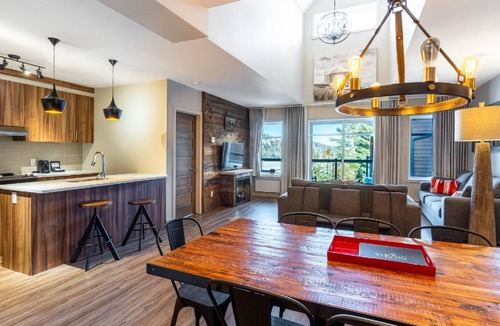 Sainte-Marguerite-du-Lac-Masson Apartment | The Viking Resort & Marina is a resort located in the Laurentians region.