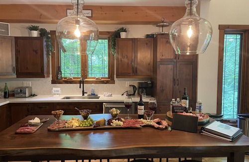 Eagle Lake Ski Chalet | Cabernet Chalet*Private*Hot Tub* Sauna*Beach*Ski in/out*Fireplace*KB*Gameroom