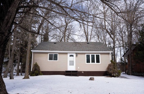 Gimli Cabin | Cabin in South Beach - Steps from the beach