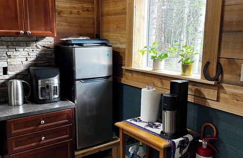 Bragg Creek Cabin | Cabin in the forest between Banff & Calgary