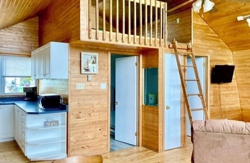 Chatham Cottage | Cabin on the beach.