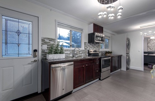Maple Ridge House | ❤️Cabin Style Retreat on 1 Acre w/Firepit🔥