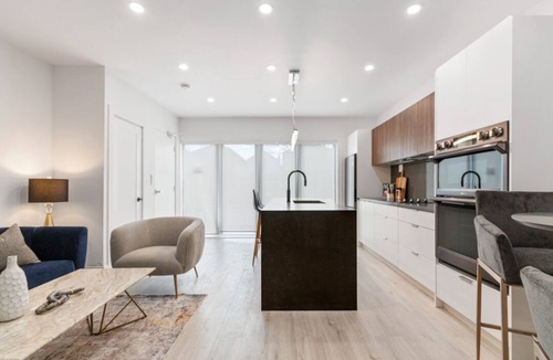 Leslieville Apartment | California Style Brand New 3 Bed in the Heart of Leslieville