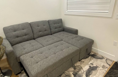 Newton Apartment | Calm Corner Retreat: Calm Escape With Air Conditioning