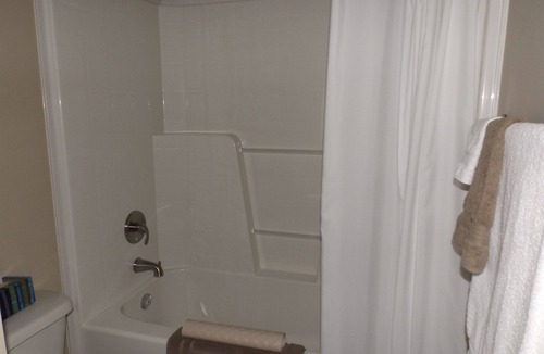 Gull Lake Apartment | Campbell's Clean & Comfortable Modern Duplex 4472B