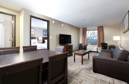 Regent Hotel | Canad Inns Destination Centre Transcona