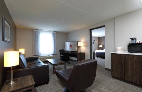 Brandon Hotel | Canad Inns Destination Centre Brandon