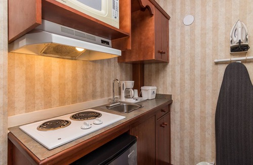 Southwest Calgary Hotel | Canadas Best Value Inn Calgary Chinook Station