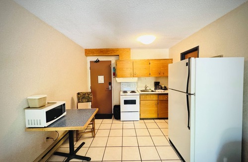Castlegar Hotel | Canadas Best Value Inn & Suites Castlegar