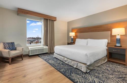 Collingwood Hotel | Candlewood Suites Collingwood by IHG