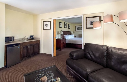 Canmore Hotel | Canmore Inn & Suites