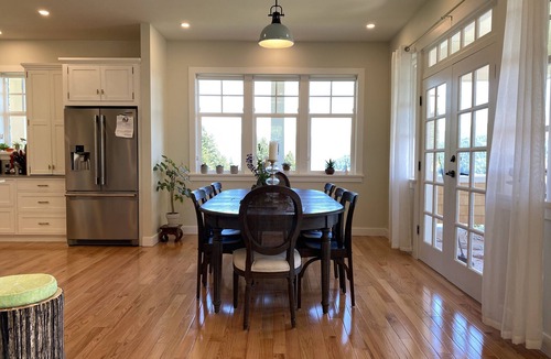 Granthams Landing House | Cape-Cod-Style Vacation Home in Gibsons with Spectacular Ocean Views
