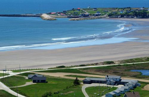 Mavillette Hotel | Cape View Motel & Cottages