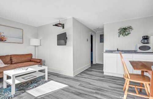 Mavillette Hotel | Cape View Motel & Cottages