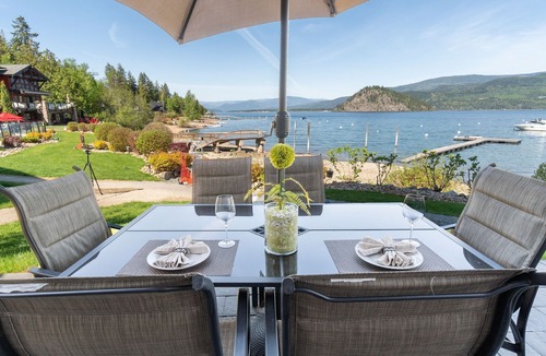 Blind Bay House | Carmel Beach Private Lodges - Unit #1. Lakefront 3 bedroom unit.