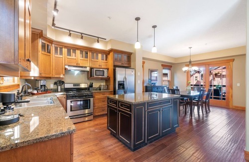 Blind Bay House | Carmel Beach Private Lodges - Unit #17. Second row, 3 bedroom lodge.