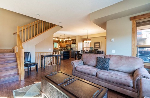 Blind Bay House | Carmel Beach Private Lodges - Unit #17. Second row, 3 bedroom lodge.