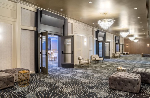 Haysboro Hotel | Carriage House Hotel & Conference Centre