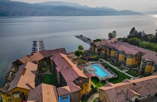 Westbank Condo | Casa del Mar! Pool, Tub & Refreshing Lakefront Resort