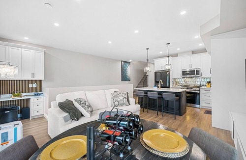Tuxedo Park House | Casa Ladrillo ! Calgary's Most Vibrant and sought after modern Boutique home.