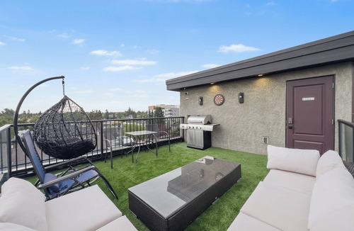 Tuxedo Park House | Casa Ladrillo ! Calgary's Most Vibrant and sought after modern Boutique home.