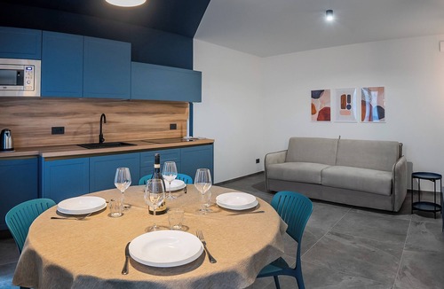La Morra Apartment | Casa Matilla - Blu - One Bedroom Apartment, Sleeps 4