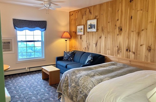 Ingonish Beach Hotel | Castle Rock Country Inn
