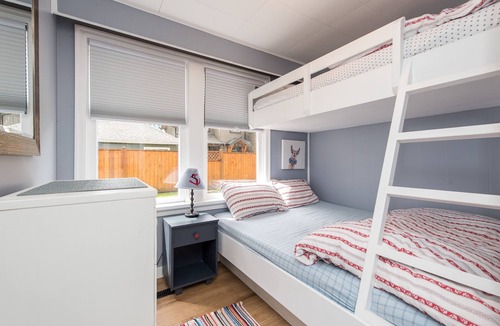 Cultus Lake House | Cedar Cottage @ Cultus - A Great Place to Relax