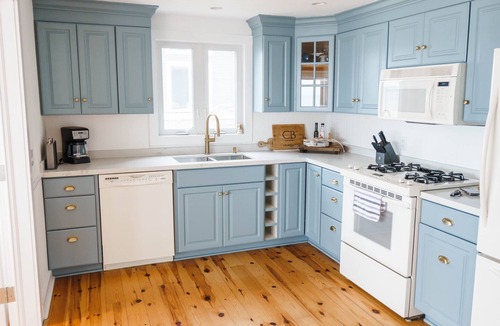 Crystal Beach Cottage | Cedarwood Sands - Beachfront on Bay Beach