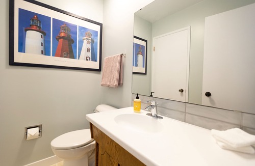 Whyte ave House | Central, 2 bedroom King/Queen, Semidetached House in French Quarter