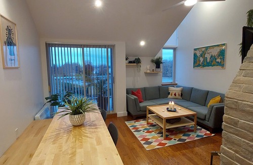 Magog Condo | Central & Cozy Lakeview condo within walking distance of Lake Memphremagog.
