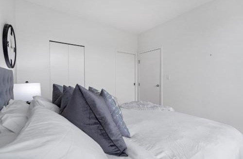 Downtown Vancouver Apartment | Central Downtown Highrise Condo