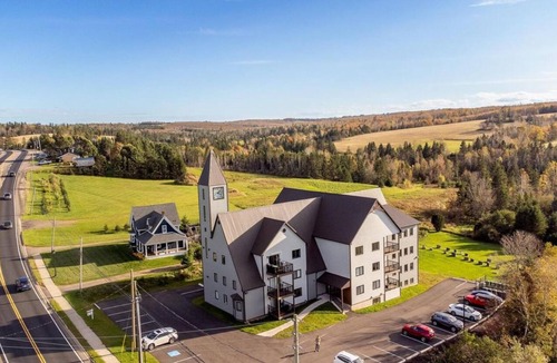Hunter River Condo | Central Island location close to Confederation Trail, golf and many attractions.