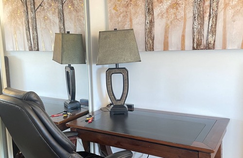 Richmond House | Central location in the city. Close to transportation, mall, pool and more.