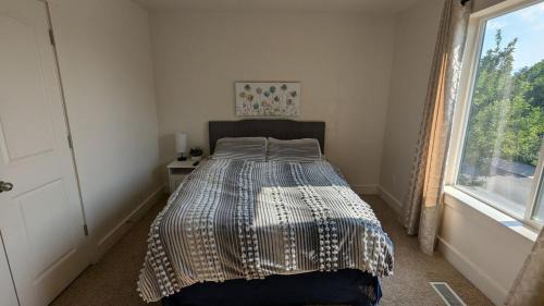 Logan House | Central Mountain Retreat - Sleeps 7!