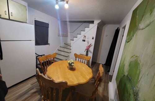 Edmundston Apartment | Central place, next to highway, smart tv+netflix+prime+wifi