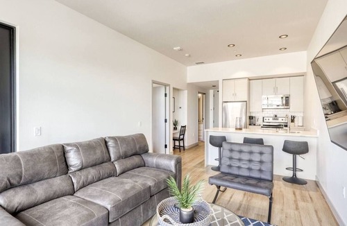Whyte ave Apartment | Central Views on Whyte Avenue