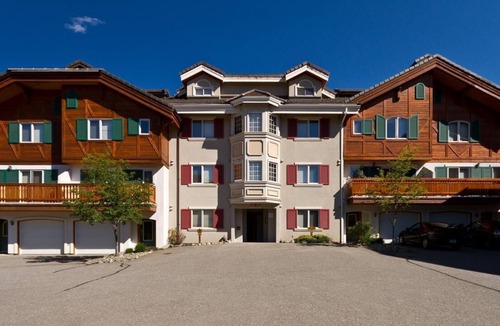 Sun Peaks Condo | Centrally located studio suite close to village centre