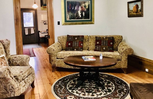Rideau Lakes House | Century Home with Hot Tub and Pool Table