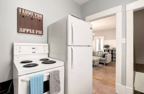 Bankview Apartment | "Ceruleans" 3BR Suite in Calgary