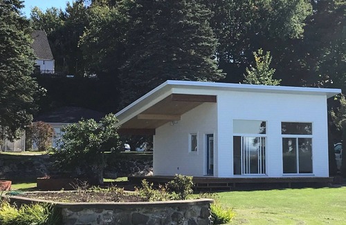 Saint-Michel-de-Bellechasse House | Chalet in the heart of an estate facing the Island of Orleans on the banks of the St. Lawrence
