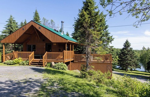 Saint-Luc-de-Bellechasse Ski Chalet | Chalet au TOIT VERT/Private spa 4p