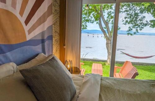 Cap-Saint-Ignace Ski Chalet | Chalet #7 Waterfront with Spa Fireplace Wifi & AC