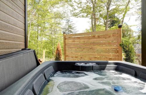 Chertsey Ski Chalet | Chalet Aube with Spa, Beach & Lake