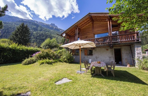 Argentiere Ski Chalet | Chalet Beugeant Garden, BBQ, Parking Sleeps 6, Argentière (Chamonix), France