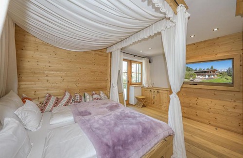 Kitzbuehel Ski Chalet | Chalet Bockberg Ski in - Ski out & Whirlpool in Kitzbühel by ONE VILLAS