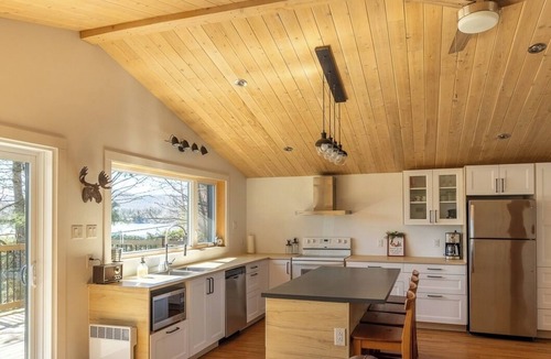 Stratford Ski Chalet | Chalet Bulles et cie - Between lake and mountains
