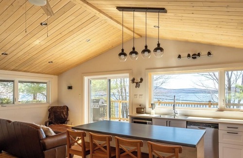Stratford Ski Chalet | Chalet Bulles et cie - Between lake and mountains