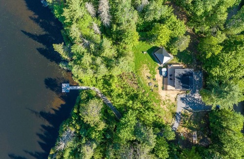 Saint-Alphonse-Rodriguez House | Chalet Hello| Private Lake Access | Hot Tub | EV
