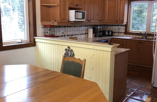 Saint Donat Cabin | Chalet Paisible au Bord du lac en Plein Coeur de la Nature sur un Domaine Boisé